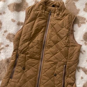 Quilted vest lightly padded zip up lightweight jacket winter outerwear